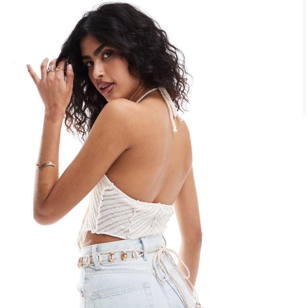 Bershka crochet halterneck top in crème - Picture 3 of 4